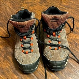Hi-Tech big kids size 4 Hiking boot.  Great condition. Barely worn.